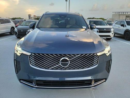2026 Volvo XC90 B5 Core