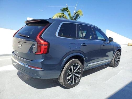 2025 Volvo XC90 Plug-In Hybrid T8 Core 7-Seater
