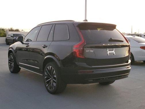 2026 Volvo XC90 B6 Ultra Dark Theme 7-Seater