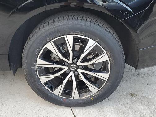 2023 Volvo XC60 B5 Core