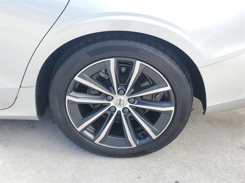 2022 Volvo S60 B5 Momentum