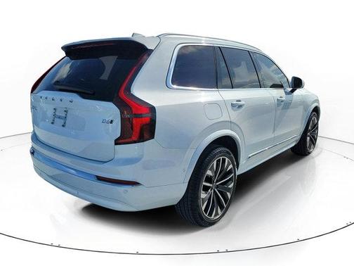 Crystal White Pearl 2026 Volvo XC90 B6 Ultra 7-Seater