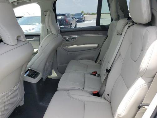 2026 Volvo XC90 Plug-In Hybrid T8 Ultra Dark Theme 7-Seater