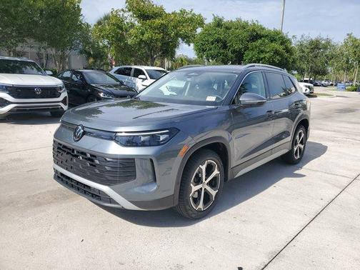 2025 Volkswagen Tiguan 2.0T SE