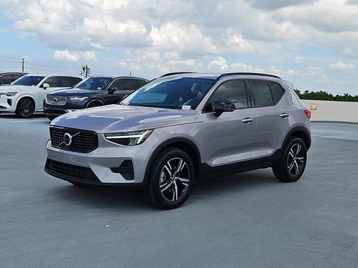 2026 Volvo XC40 B5 Core