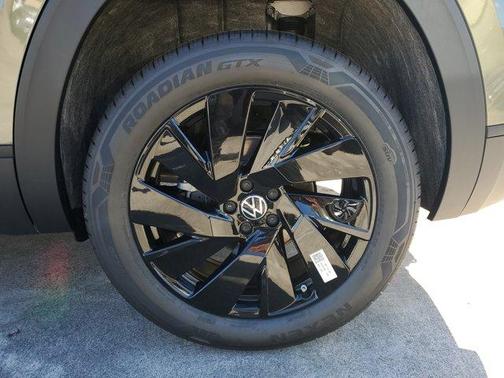 2026 Volkswagen Atlas Cross Sport 2.0T SE