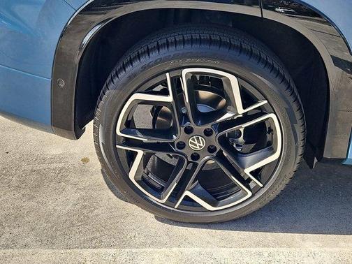 2025 Volkswagen Tiguan 2.0T SEL R-Line
