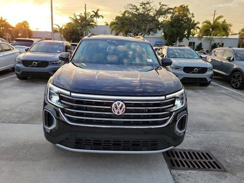 2025 Volkswagen Atlas 2.0T SE w/Technology