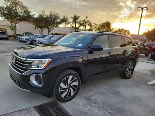 2025 Volkswagen Atlas 2.0T SE w/Technology