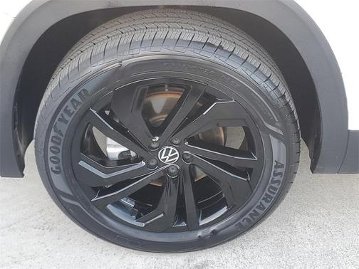 2023 Volkswagen Atlas 3.6L SE w/Technology