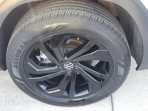 2023 Volkswagen Atlas 3.6L SE w/Technology