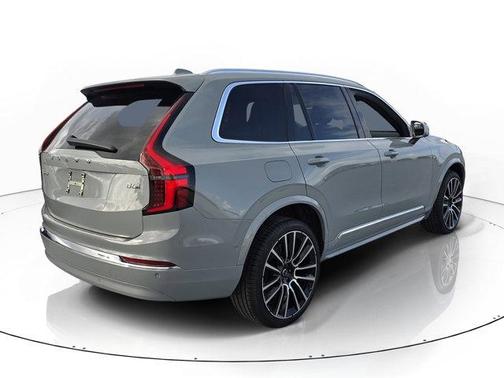 Metallic 2026 Volvo XC90 B6 Plus 7-Seater