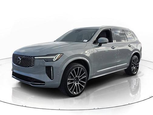 Metallic 2026 Volvo XC90 B6 Plus 7-Seater