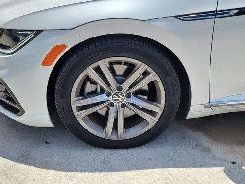 Oryx White Pearl Effect 2022 Volkswagen Arteon 2.0T SE R-Line
