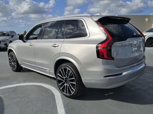 2025 Volvo XC90 B6 Ultra