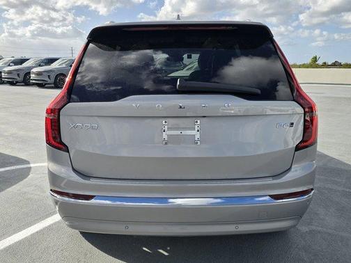 2025 Volvo XC90 B6 Ultra