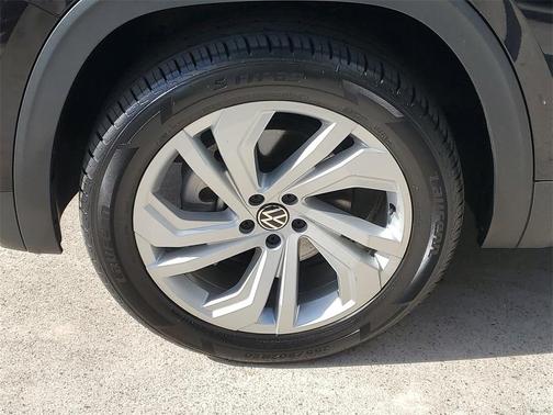 2022 Volkswagen Atlas 2.0T SE w/Technology