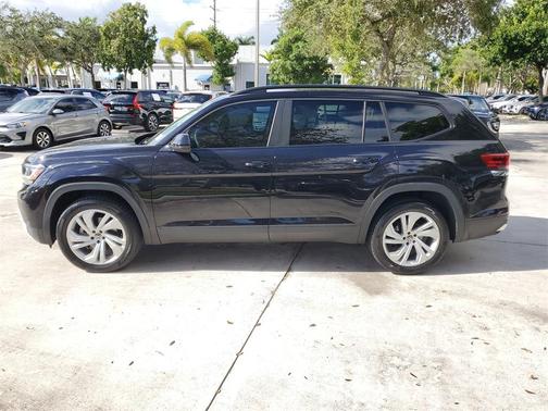 2022 Volkswagen Atlas 2.0T SE w/Technology