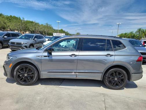 2022 Volkswagen Tiguan 2.0T SE R-Line Black