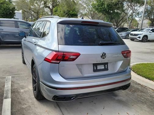 2024 Volkswagen Tiguan 2.0T SE R-Line Black