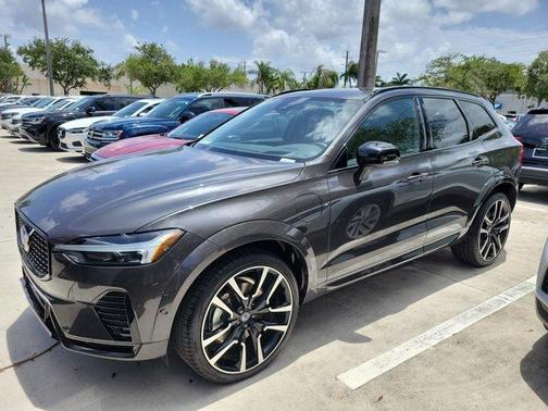 2024 Volvo XC60 Recharge Plug-In Hybrid T8 Ultimate Dark Theme