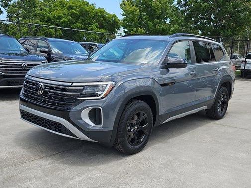 2025 Volkswagen Atlas 2.0T Peak Edition