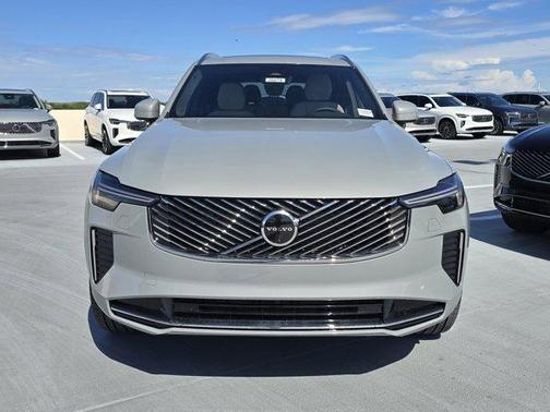 2026 Volvo XC90 PLUS