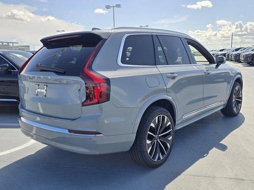 2026 Volvo XC90 PLUS