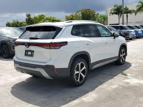 2025 Volkswagen Tiguan 2.0T SE