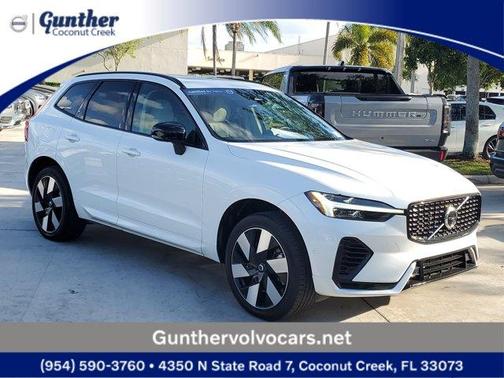 2024 Volvo XC60 Recharge Plug-In Hybrid T8 Plus Dark Theme