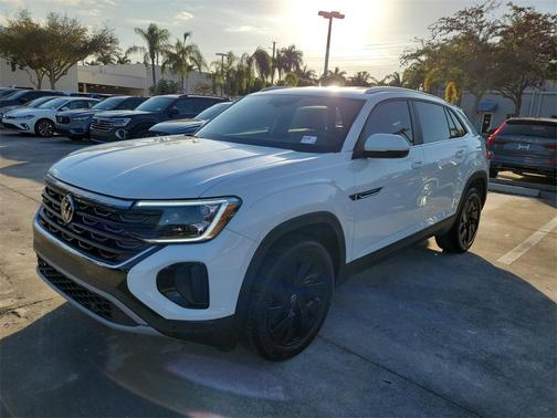 2025 Volkswagen Atlas Cross Sport 2.0T SE w/Technology