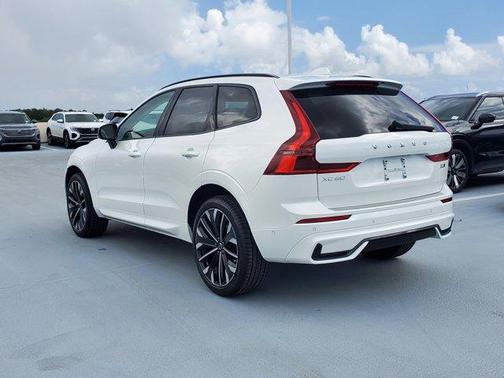 2026 Volvo XC60 B5 Ultra