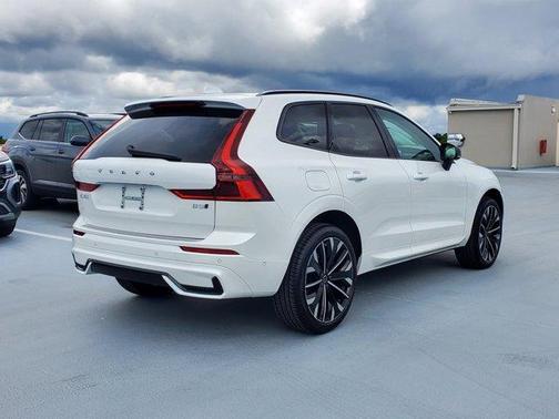 2026 Volvo XC60 B5 Ultra