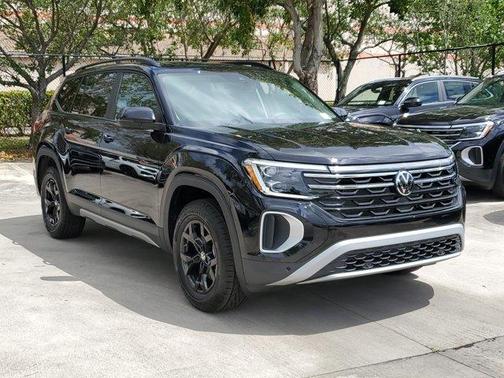 2025 Volkswagen Atlas 2.0T Peak Edition