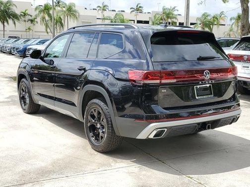 2025 Volkswagen Atlas 2.0T Peak Edition