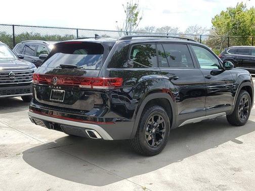 2025 Volkswagen Atlas 2.0T Peak Edition