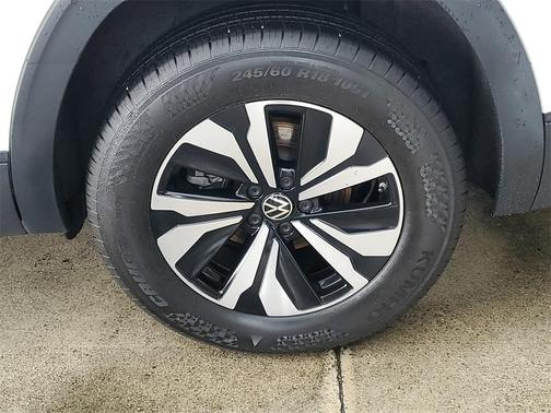 2024 Volkswagen Atlas 2.0T SE