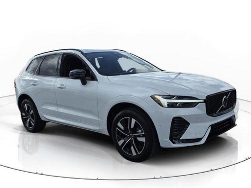 Crystal White Metallic 2026 Volvo XC60 B5 Plus