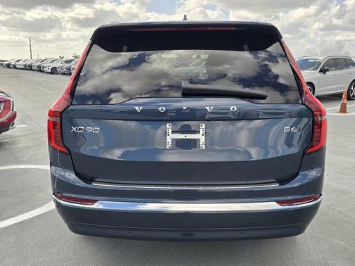 2025 Volvo XC90 B6 Plus 6-Seater