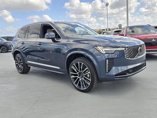 2025 Volvo XC90 B6 Plus 6-Seater