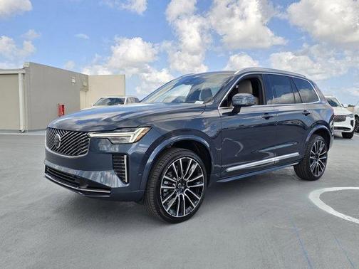 2025 Volvo XC90 B6 Plus 6-Seater