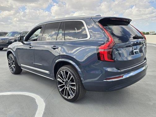 2025 Volvo XC90 B6 Plus 6-Seater