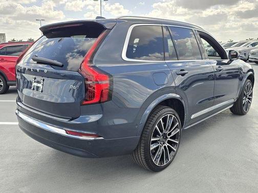 2025 Volvo XC90 B6 Plus 6-Seater