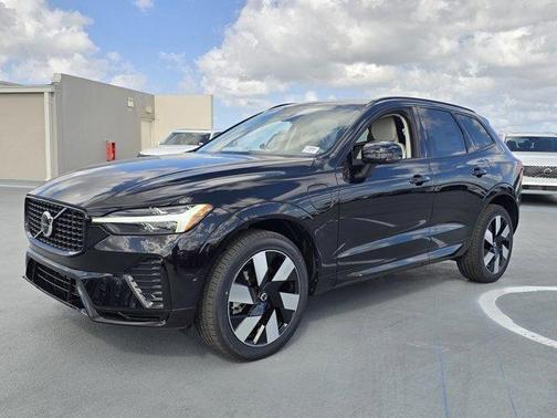 2025 Volvo XC60 Plug-In Hybrid T8 Plus