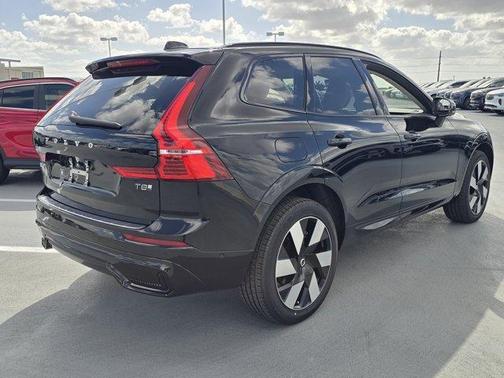 2025 Volvo XC60 Plug-In Hybrid T8 Plus
