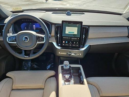 2025 Volvo XC90 Plug-In Hybrid T8 Ultra 6-Seater