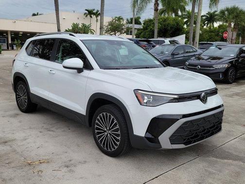 2025 Volkswagen Taos 1.5T SE