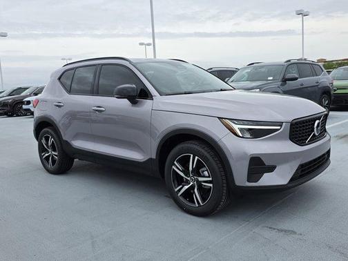2026 Volvo XC40 B5 Core