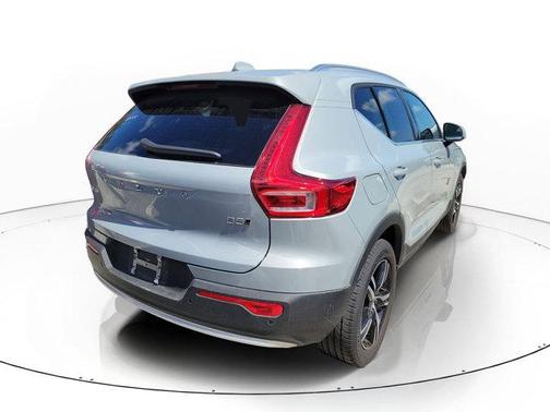 Vapour Gray 2025 Volvo XC40 B5 Core Bright Theme