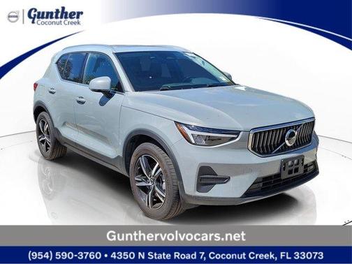 Vapour Gray 2025 Volvo XC40 B5 Core Bright Theme